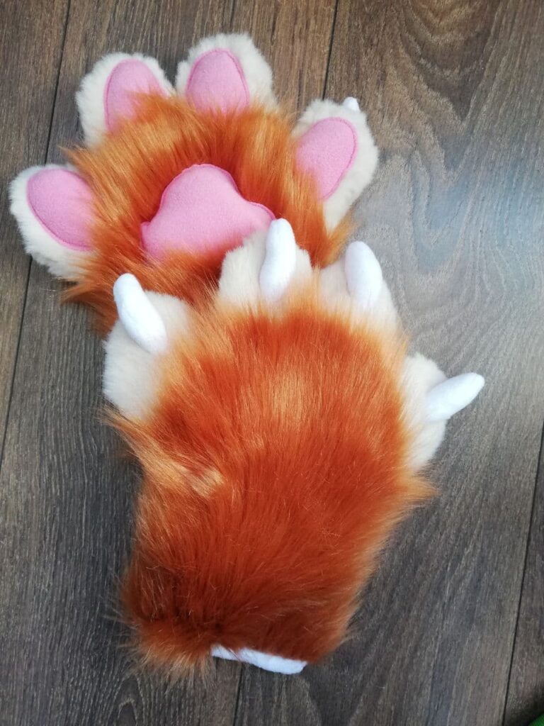 Ausi Fursuit Paws