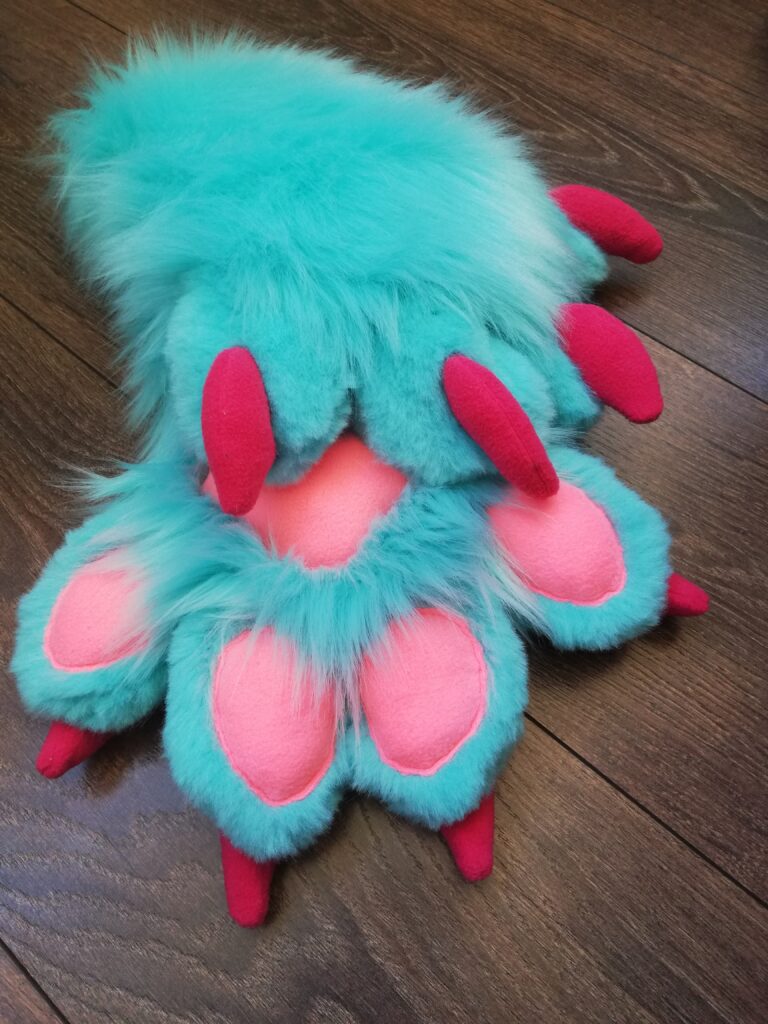 fursuit Aqua Dog paws