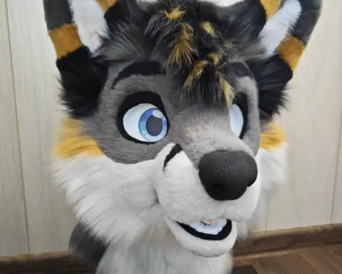 Fox Fursuit Full with digi legs head